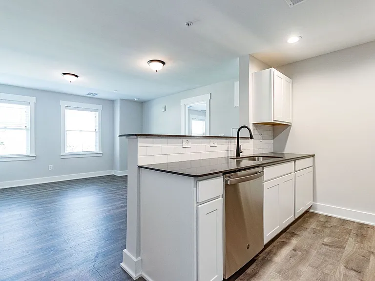 705 N O'Neil Street — Photo 6