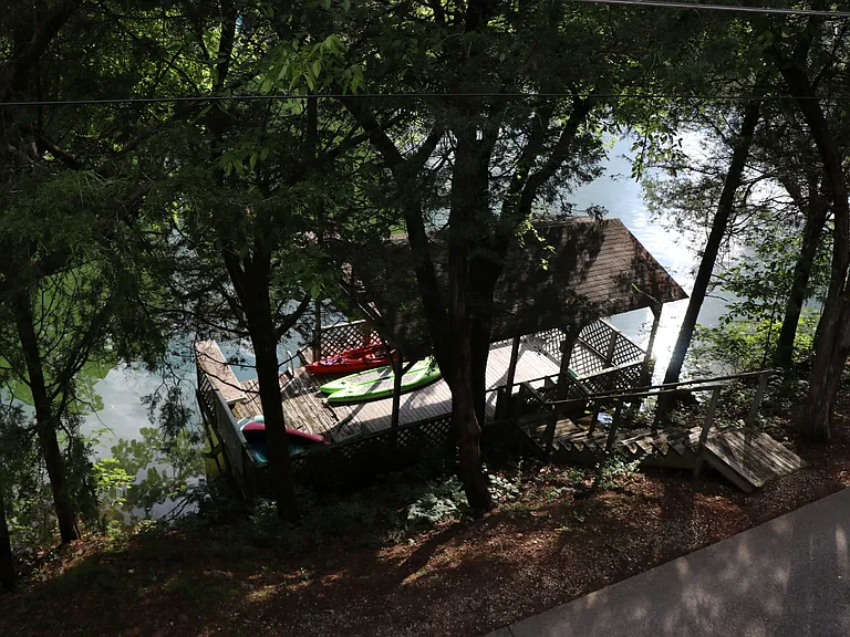 715 Rockingham Rd — Photo 2