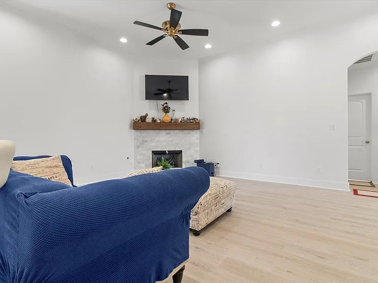 45 Saffron Cir — Photo 10