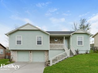 1869 Current St, Liberty, MO 64068