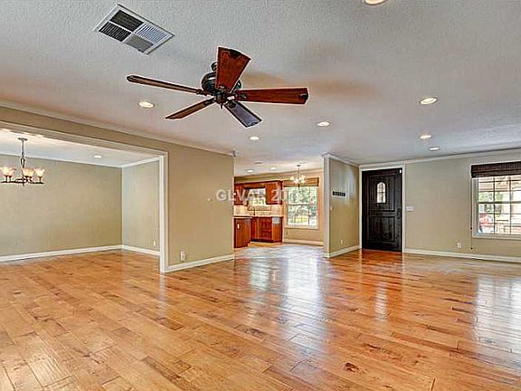 5th image of 208 Campbell Dr