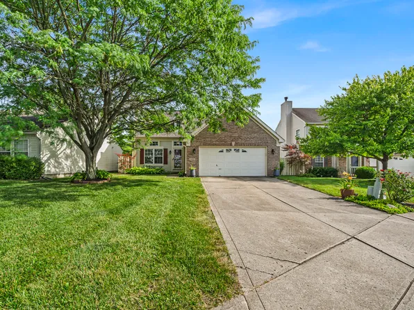 10832 Washington Bay Dr, Fishers, IN 46037