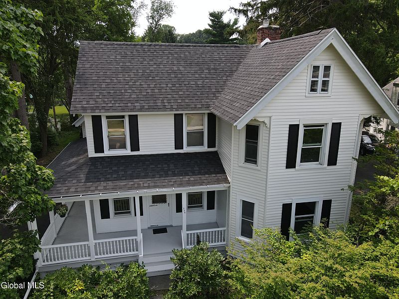 3rd image of 358 Kenwood Avenue