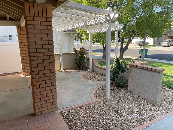 Sitting area in front yard