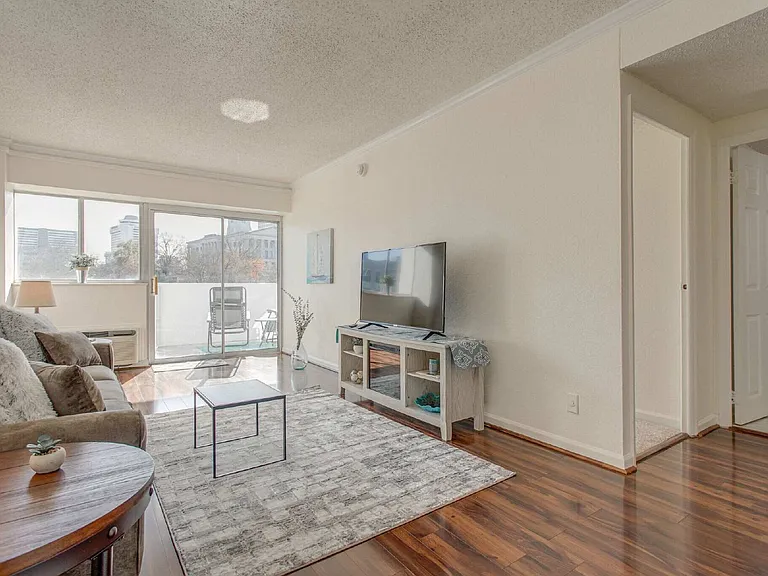 510 Gay St #912 — Photo 3