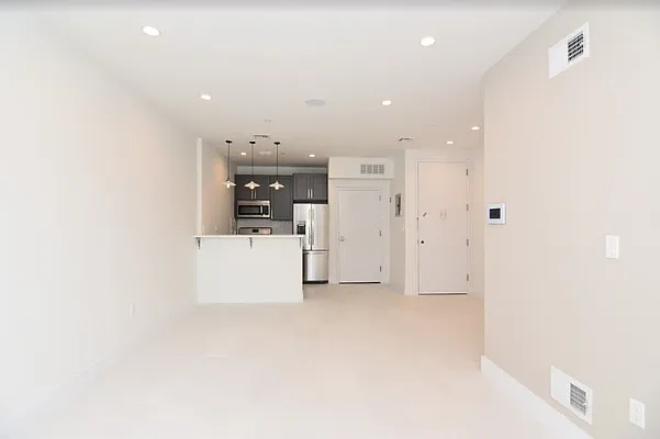 Rented by Elite NY Holdings | media 50