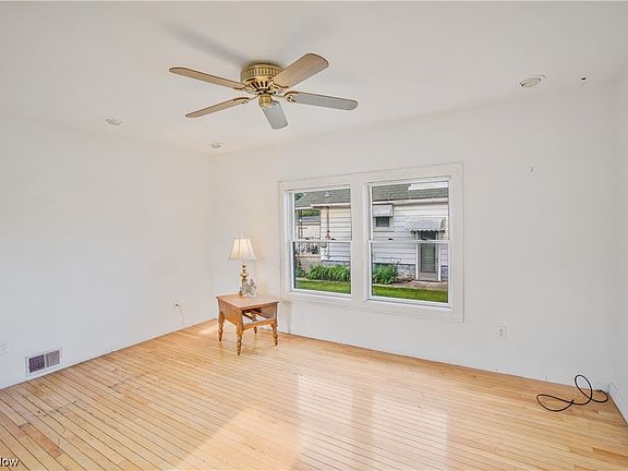5th image of 2538 E 33rd St