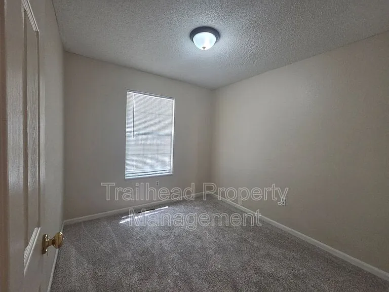 607 SE Steeple Ln — Photo 19