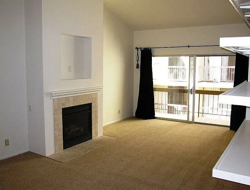 1 bed, 2.0 bath, 908 sqft, $2,099 — Photo 3
