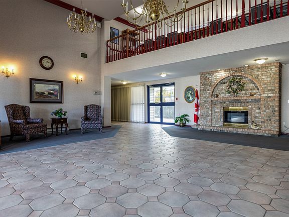 3rd image of 877 Klo Rd #204
