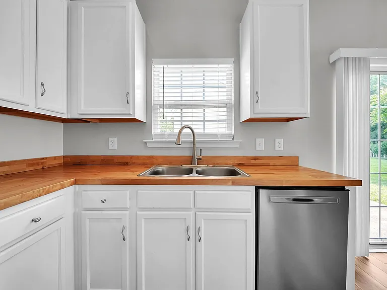 408 Holmes Blvd — Photo 13