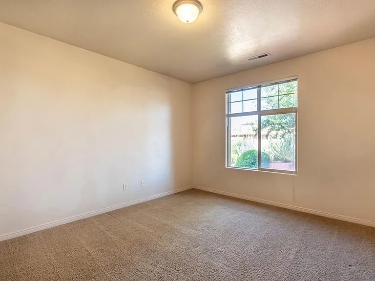 253 S 260 W — Photo 6