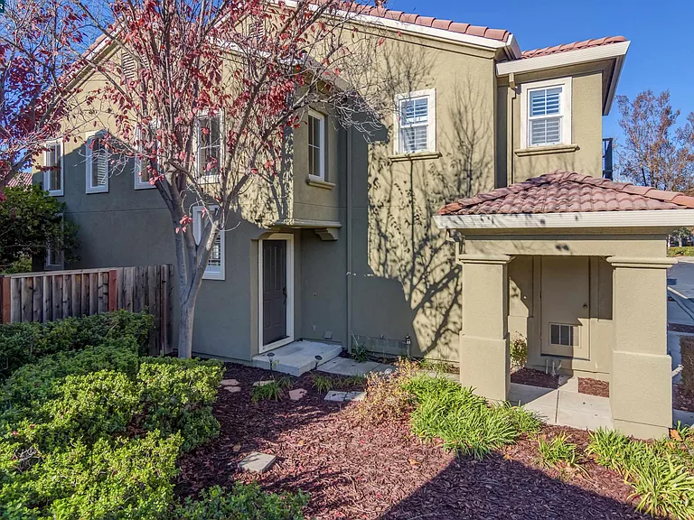 135 Coralflower Ln — Photo 4