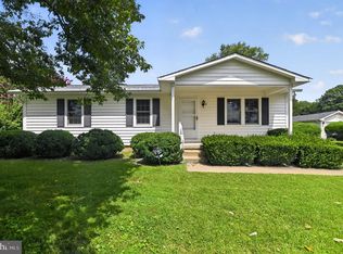 13996 Lakeview Dr, Gainesville, VA 20155