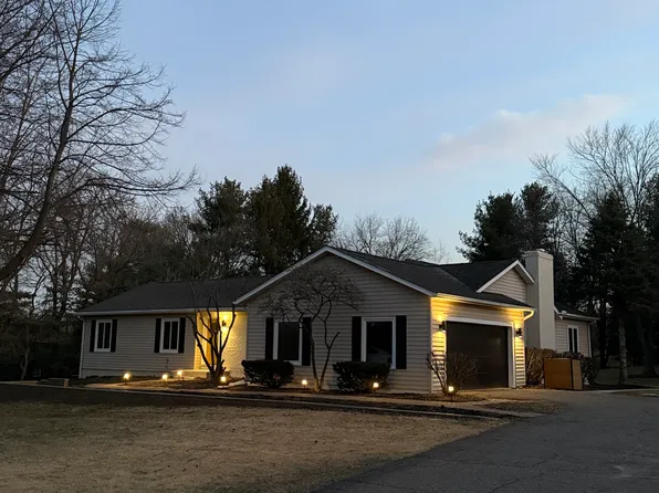 4193 Kingston Dr, Milan, MI 48160