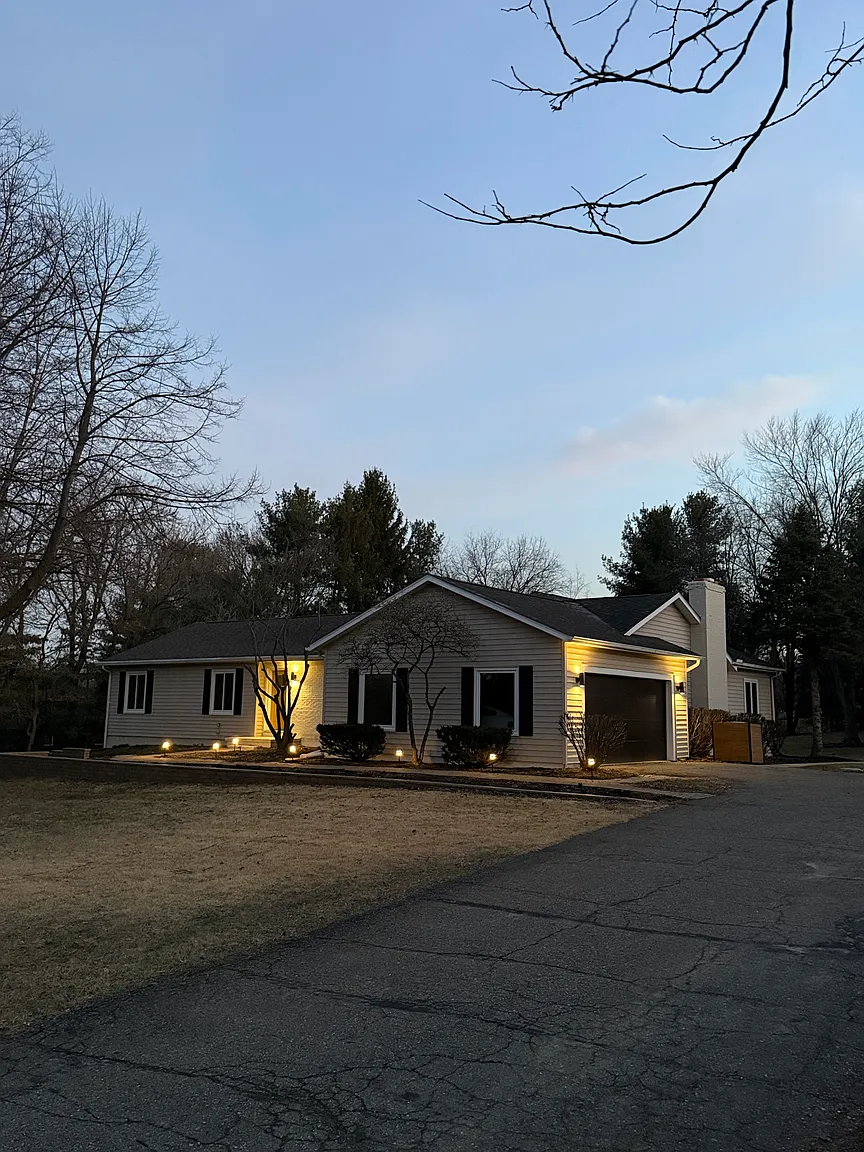 4193 Kingston Dr photo 1