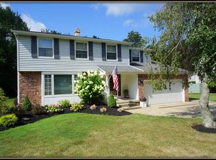 129 South Ln, Orchard Park, NY 14127