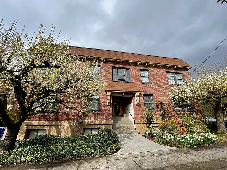 2949 SE Yamhill St #7 — Photo 1