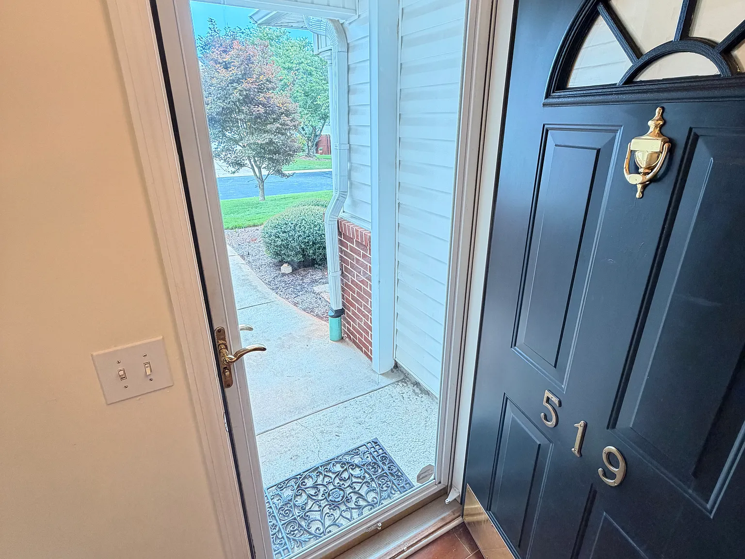 3 bed, 2.5 bath, 1550 sqft, $1,850 — Photo 2