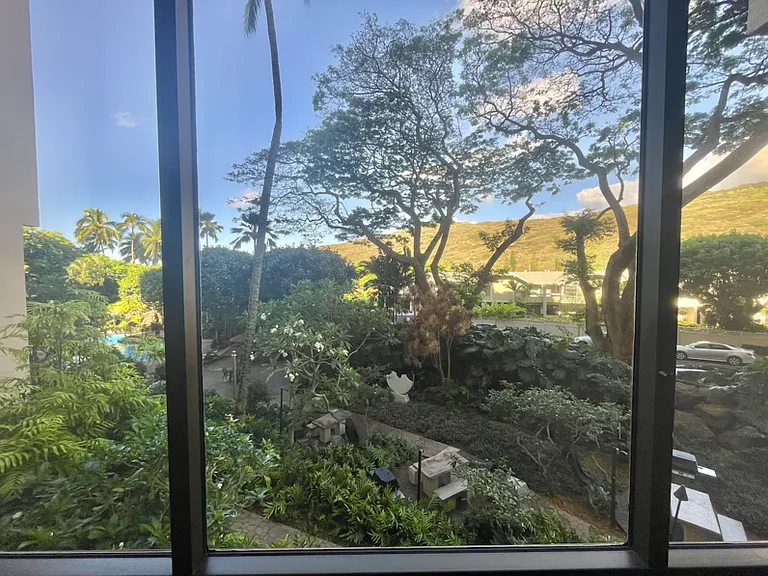 555 Hahaione St #1E-1 — Photo 37