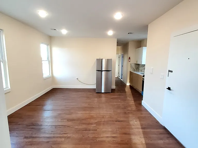 165 Danforth Ave #3 — Photo 7