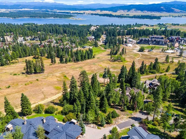 444 Sugarloaf Ct, Cascade, ID 83611
