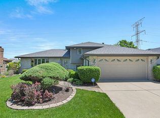 16149 Eagle Ridge Dr, Tinley Park, IL 60477