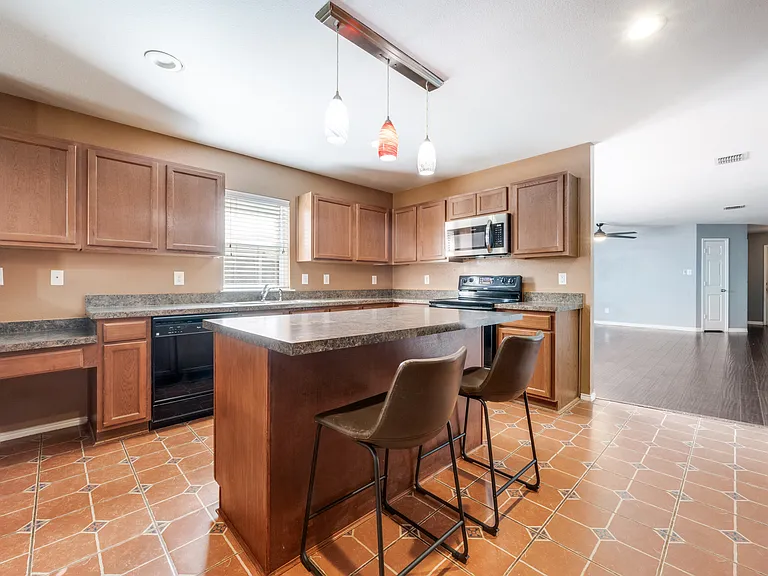 6504 Corral Ln — Photo 10