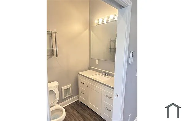 Building Photo - 602 W Colfax Ave #1