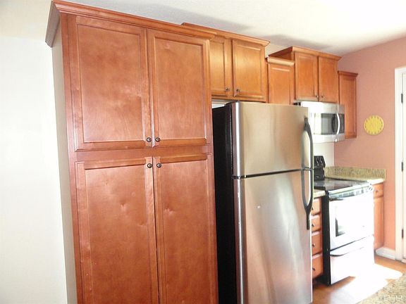 5th image of 109 Old Tavern Cir