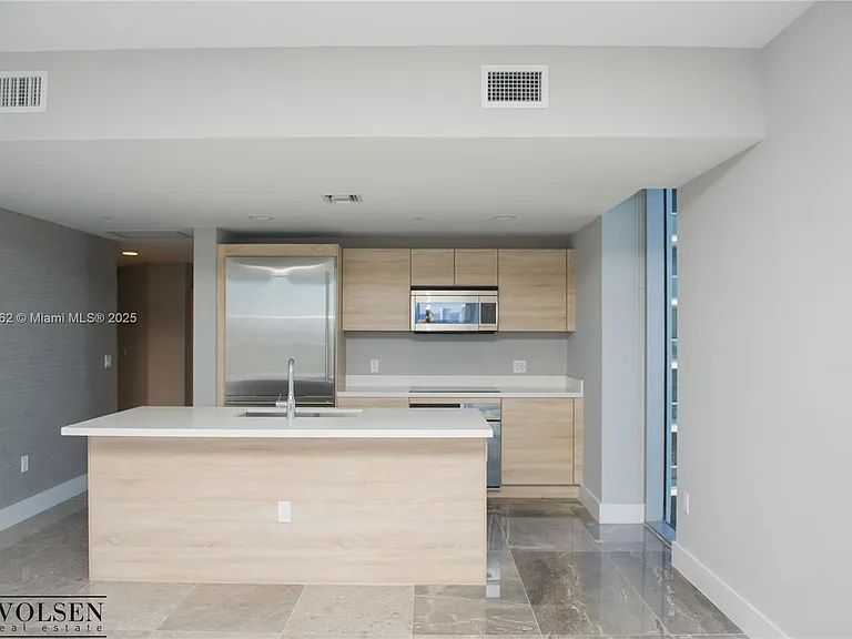16385 Biscayne Blvd #2615 — Photo 7