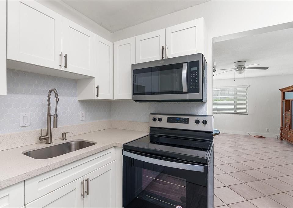 1st image of 418 S CYPRESS Road #106