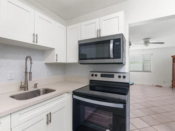 418 S CYPRESS Road #106, Pompano Beach, FL 33060