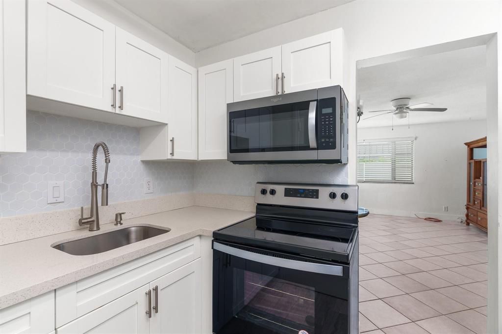 418 S CYPRESS Road #106, Pompano Beach