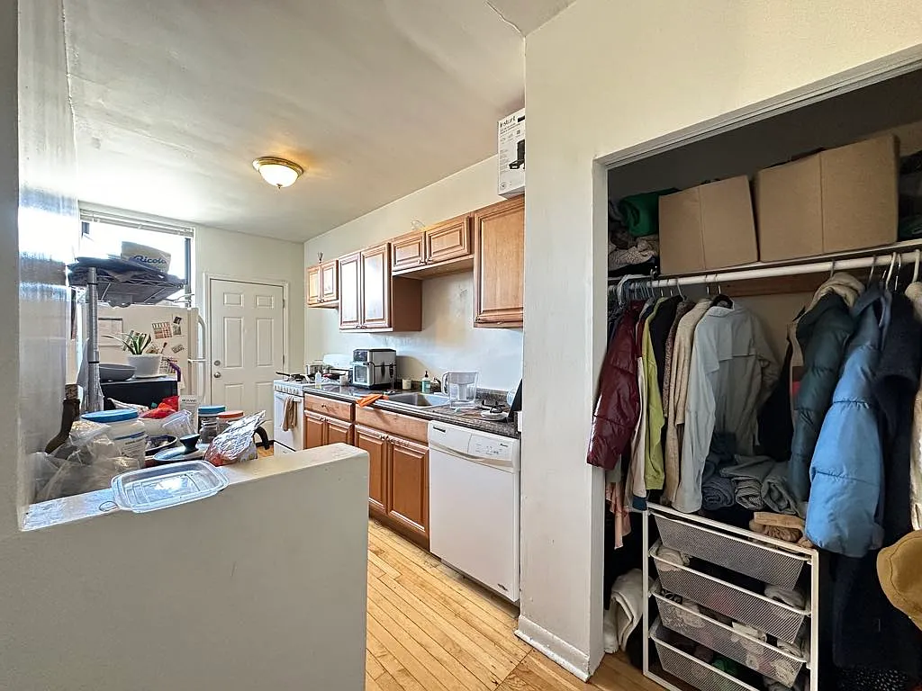Resplendent 2 Bed, 1 Bath at Roscoe + Halsted (Lakeview) — Photo 2