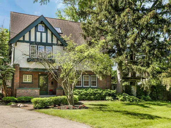 1304 Cambridge Rd, Ann Arbor, MI 48104