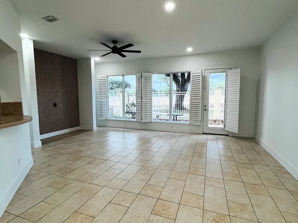 800 Sunset Dr #B15