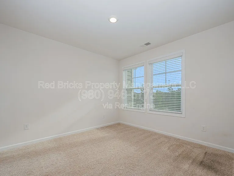630 Cypress Glen Ln — Photo 15