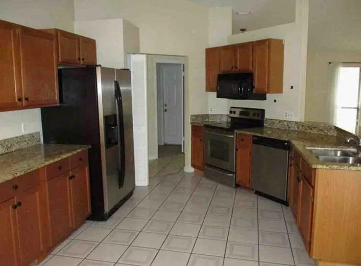 2265 SW Edison Cir — Photo 9