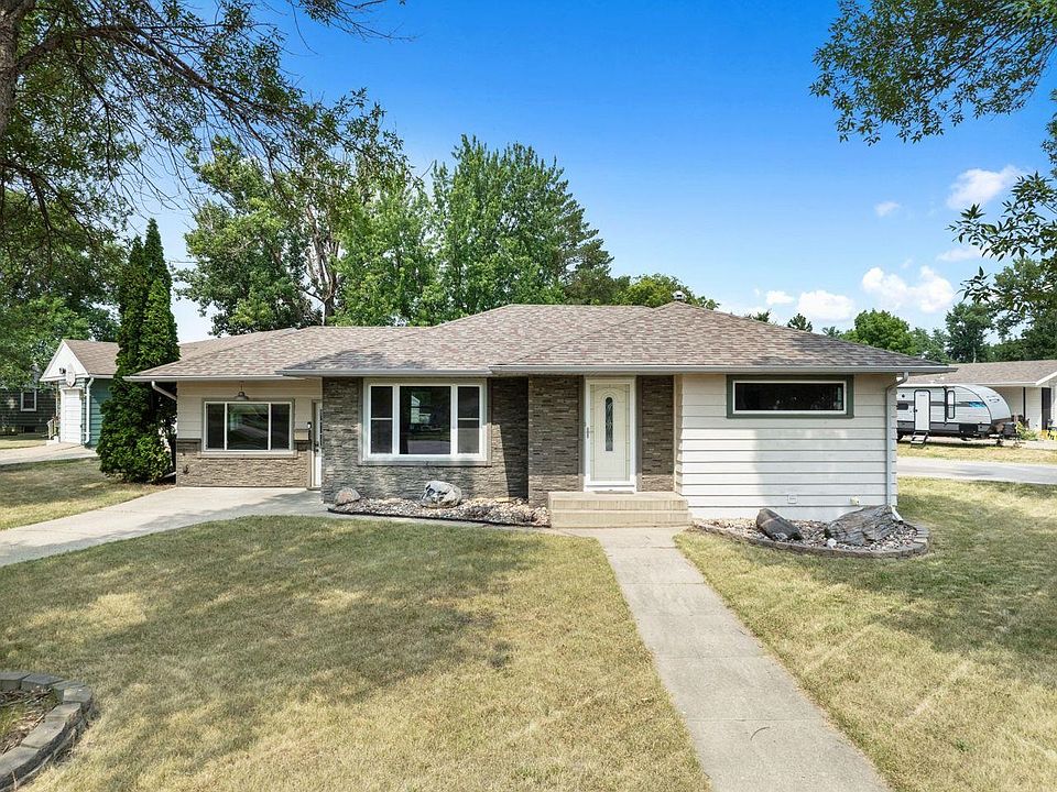 1st image of 506 18th Ave SW