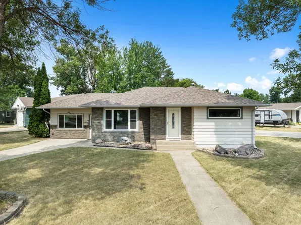 506 18th Ave SW, Minot, ND 58701
