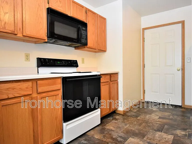 2431 Wheeler Dr #C — Photo 8