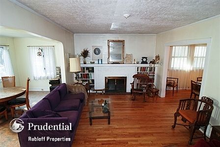 2nd image of 1173 S Elmwood Ave