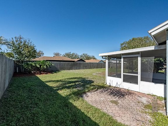 5th image of 2652 Village Park Dr