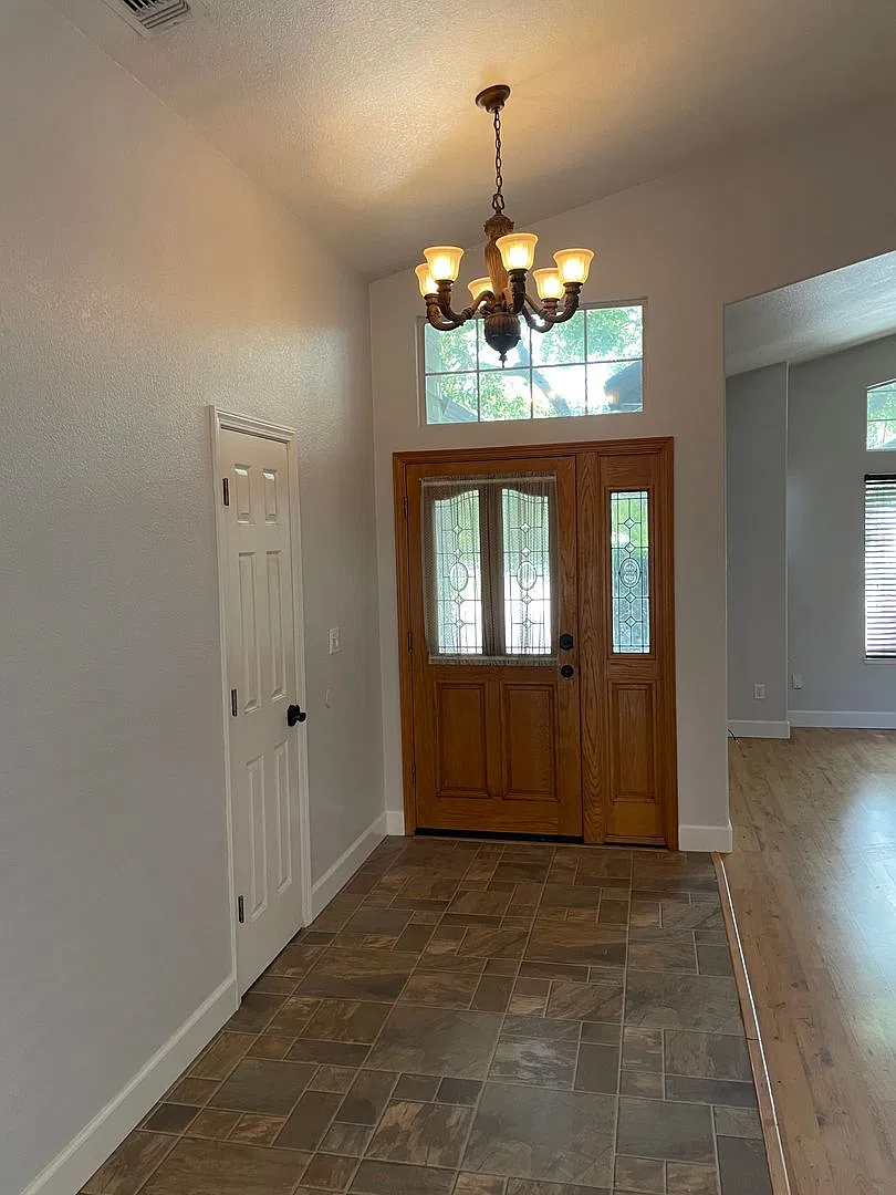 Nice Single Story, 3 Bed, 2 Bath, & 2 Car Garage In Rocklin! — Photo 2