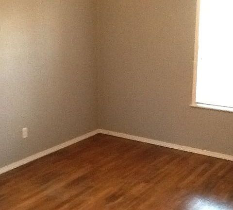 5th image of 1533 James St