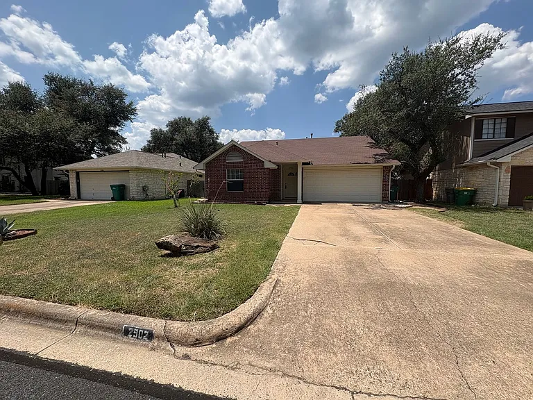 2902 Sabinal Trl — Photo 30