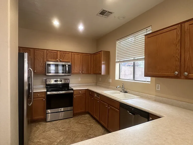 8927 E Crescent Ave — Photo 15