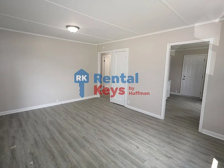 2417 2419 N Harlan Avenue — Photo 6