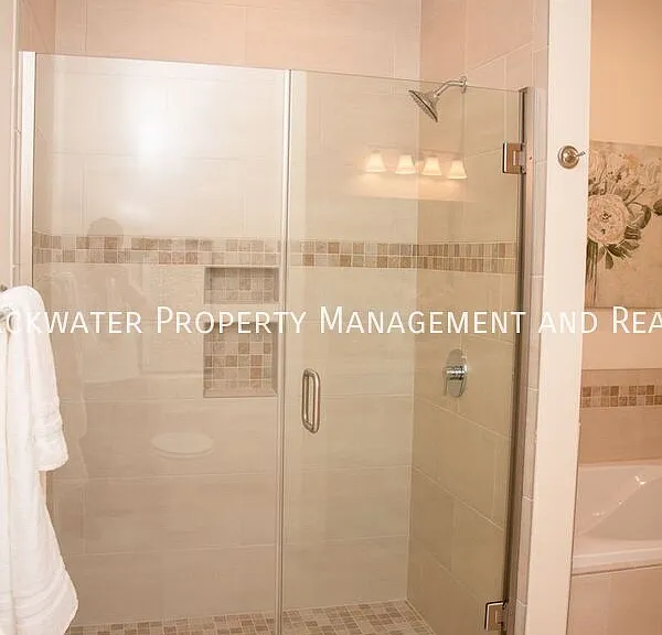 1208 Commerce St #301 — Photo 38